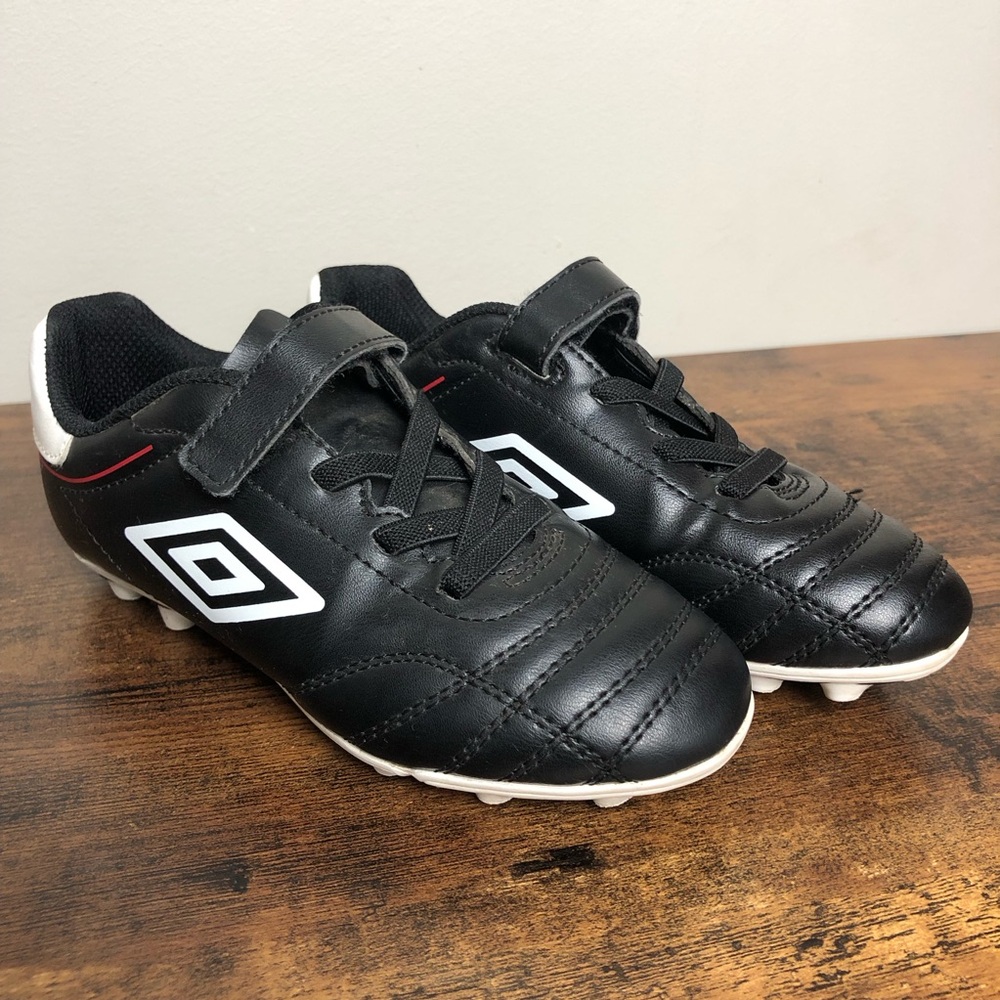Umbro Classico VIII HGR Soccer Cleats